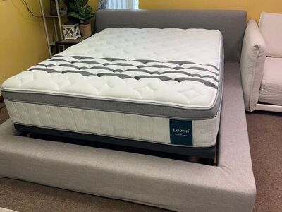 Queen size Leesa Legend Chill Hybrid Mattress