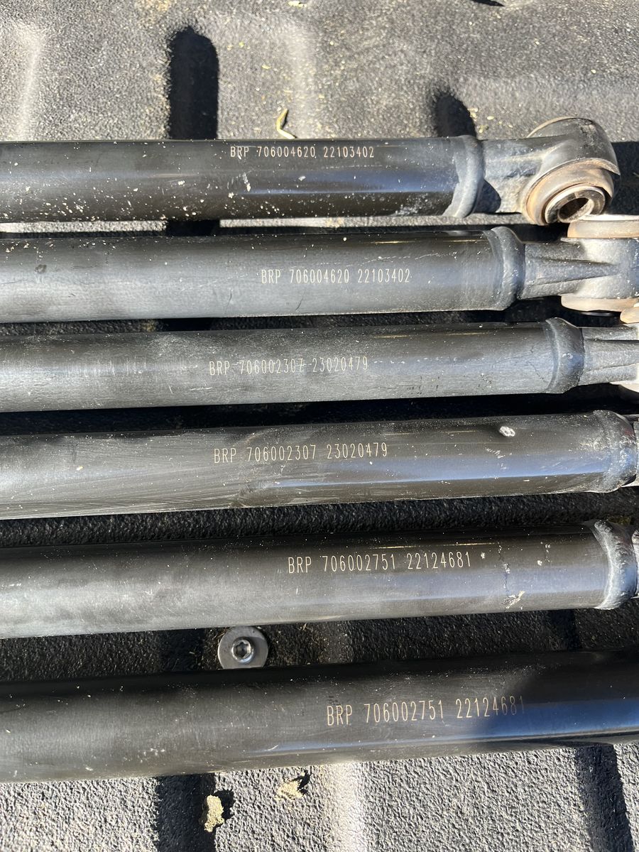 Can-am MAverick X3 OEM radius Rod