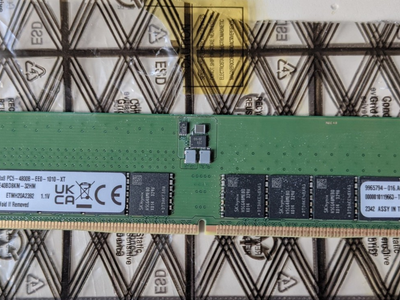 1x Kingston 32 GB unbuffered ECC RAM DDR5-4800