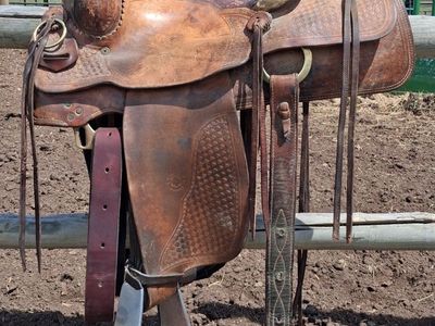 15" Greg Simons saddle