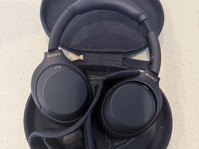 Sony WH-1000XM4 noise cancelling headphones