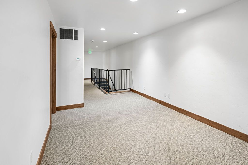 Main image 9