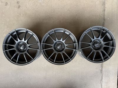 OZ Ultraleggera Wheels - 17x8 - 5x100