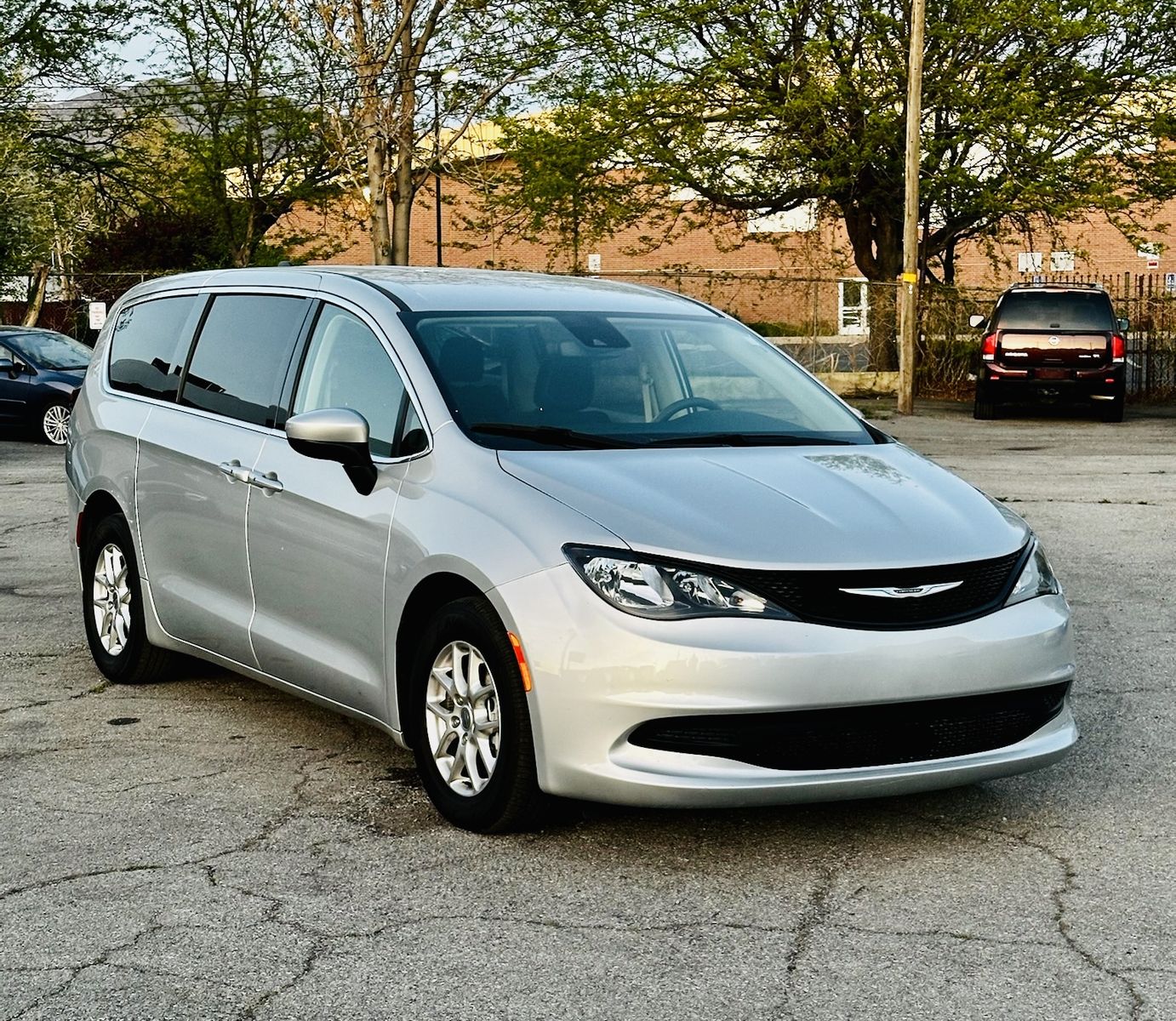 2023 Chrysler Voyager LX