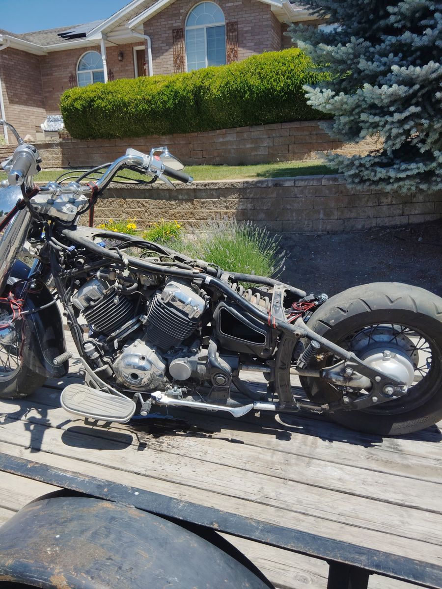 Part out 2006 Yamaha v star 650 classic