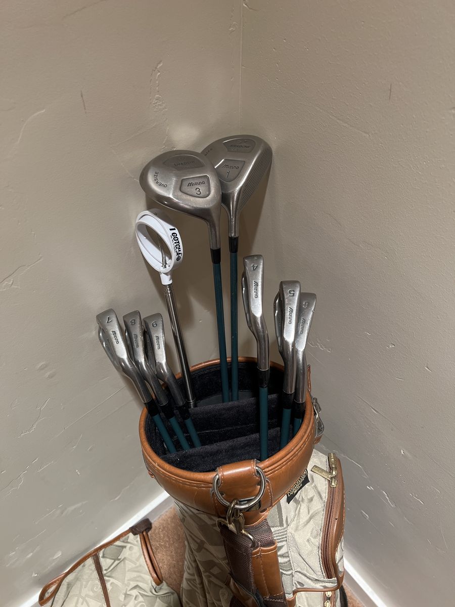 Mizuno Shadow Oversize Golf Club Set with Bag - Woods (1, 3) & Irons (4, 5, 6, 7, 8, 9)