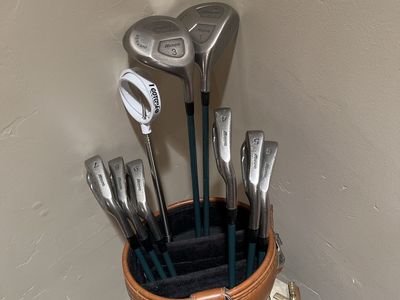 Mizuno Shadow Oversize Golf Club Set with Bag - Woods (1, 3) & Irons (4, 5, 6, 7, 8, 9)