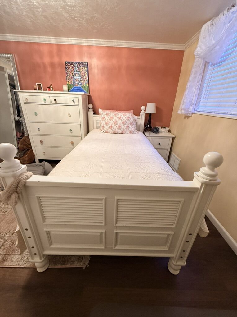 Solid Wood Twin Bed