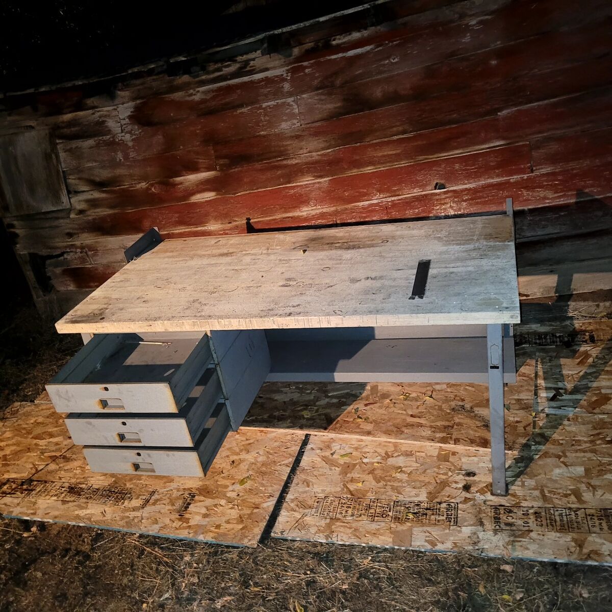 work bench, desk, industrial table