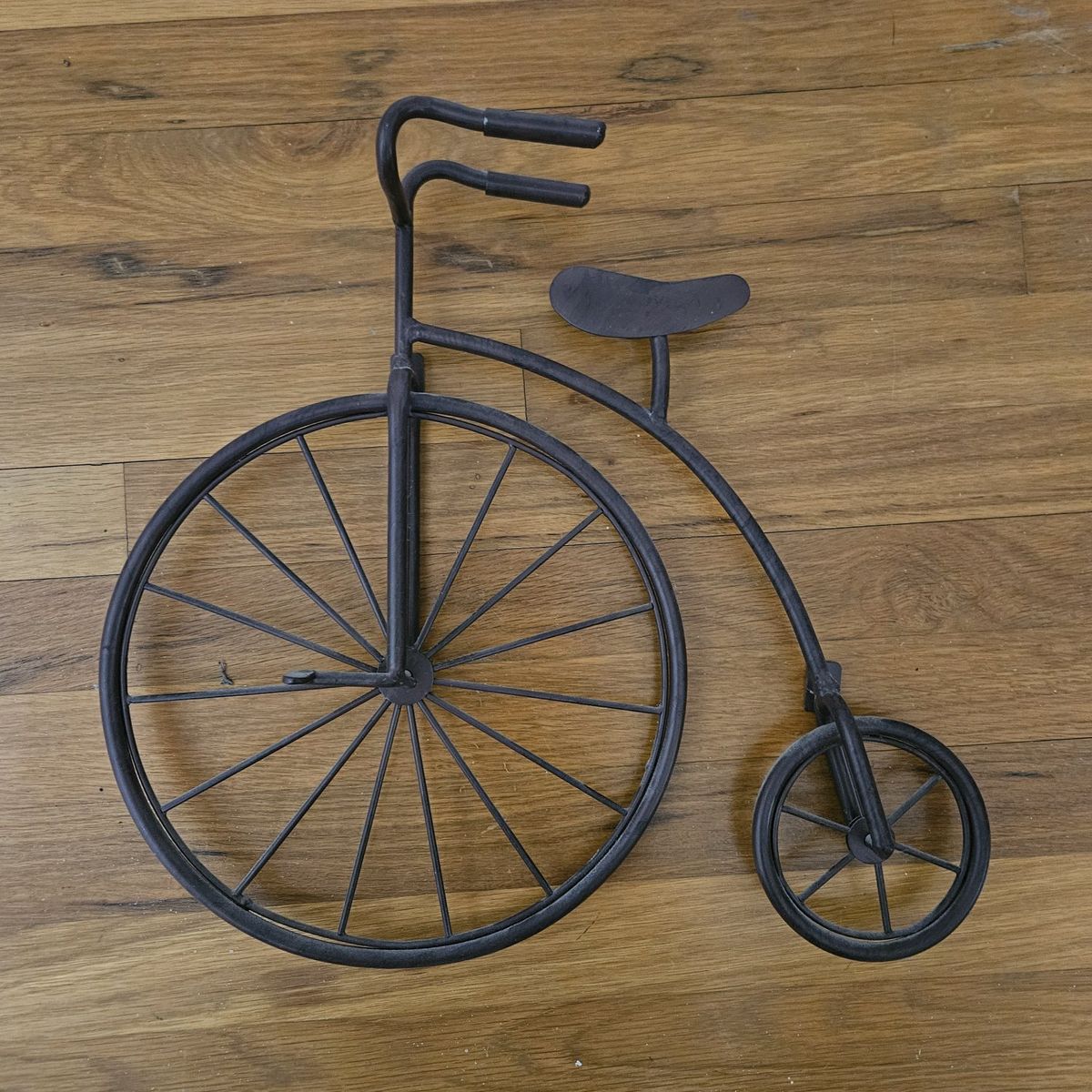 Metal bicycle wall hanging vintage