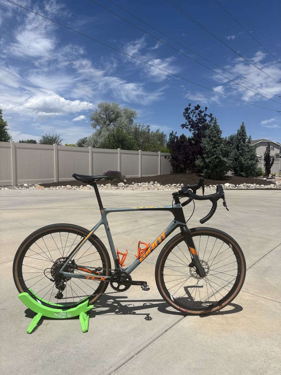 Giant TCX Gravel Bike Large