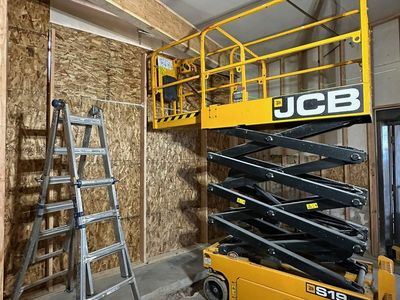 SCISSOR LIFT 19 - 26 - 32 FT. RENTAL