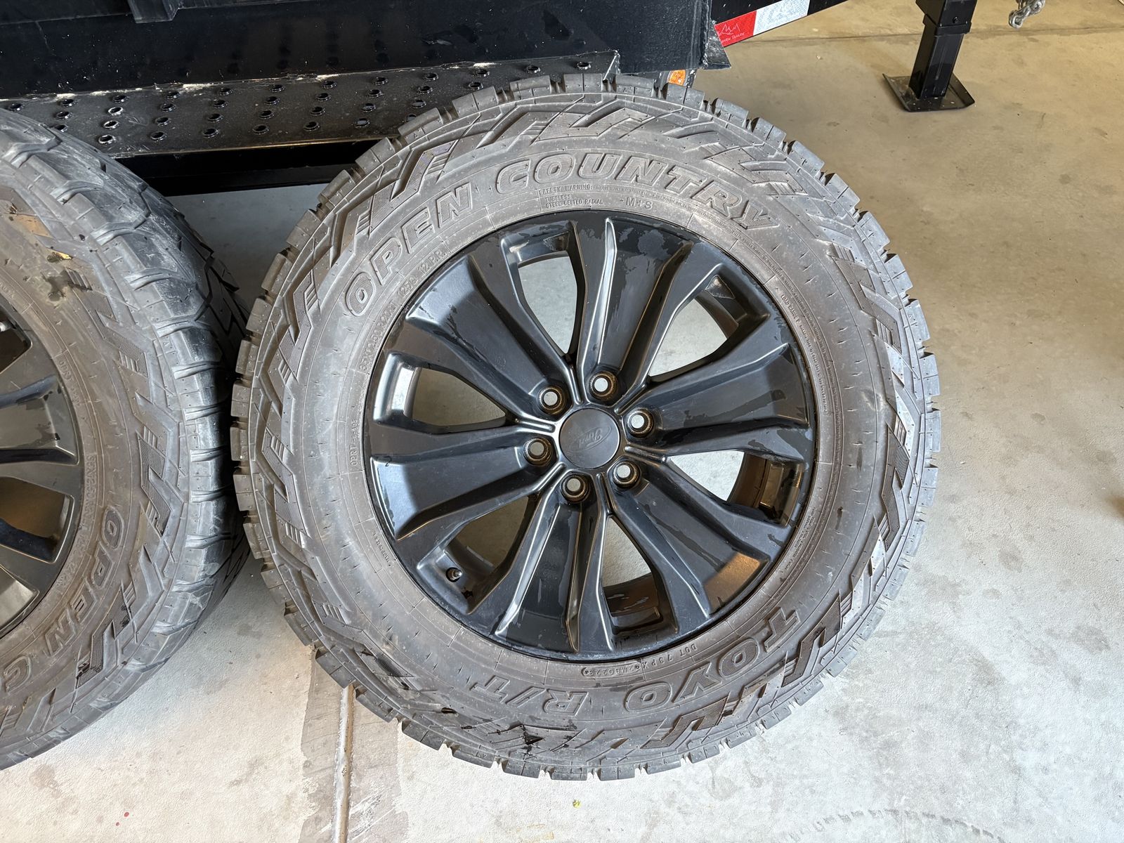 35" Toyo F150 Wheels