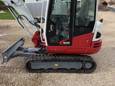 2022 Takeuchi TB240 235 Hours