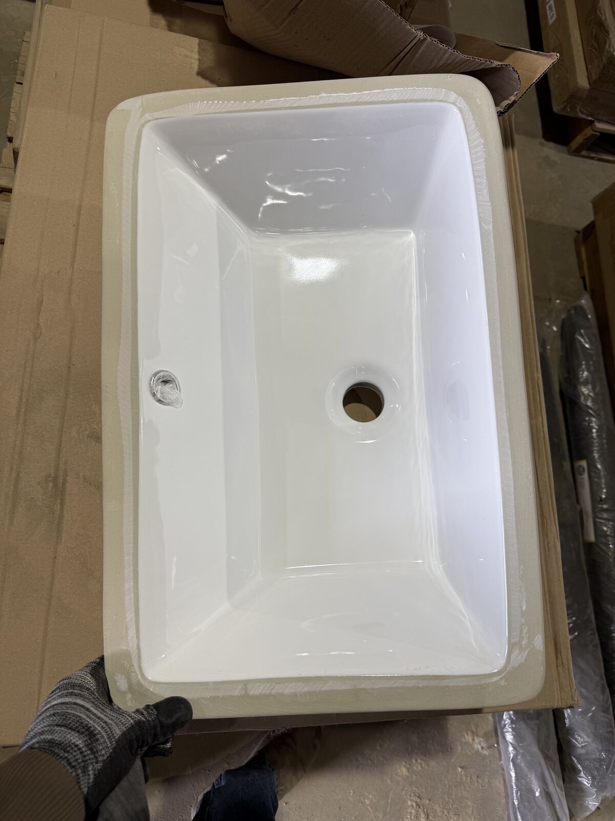 Porcelain Bathroom Sink (UNOPENED)