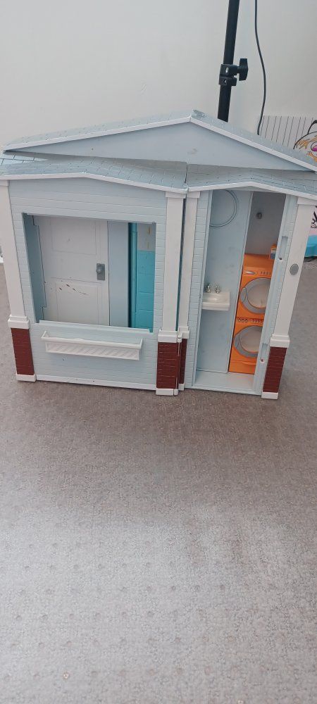 Dollhouse with Bathroom and Kitchen Accessories - Perfect for Imaginative Play
