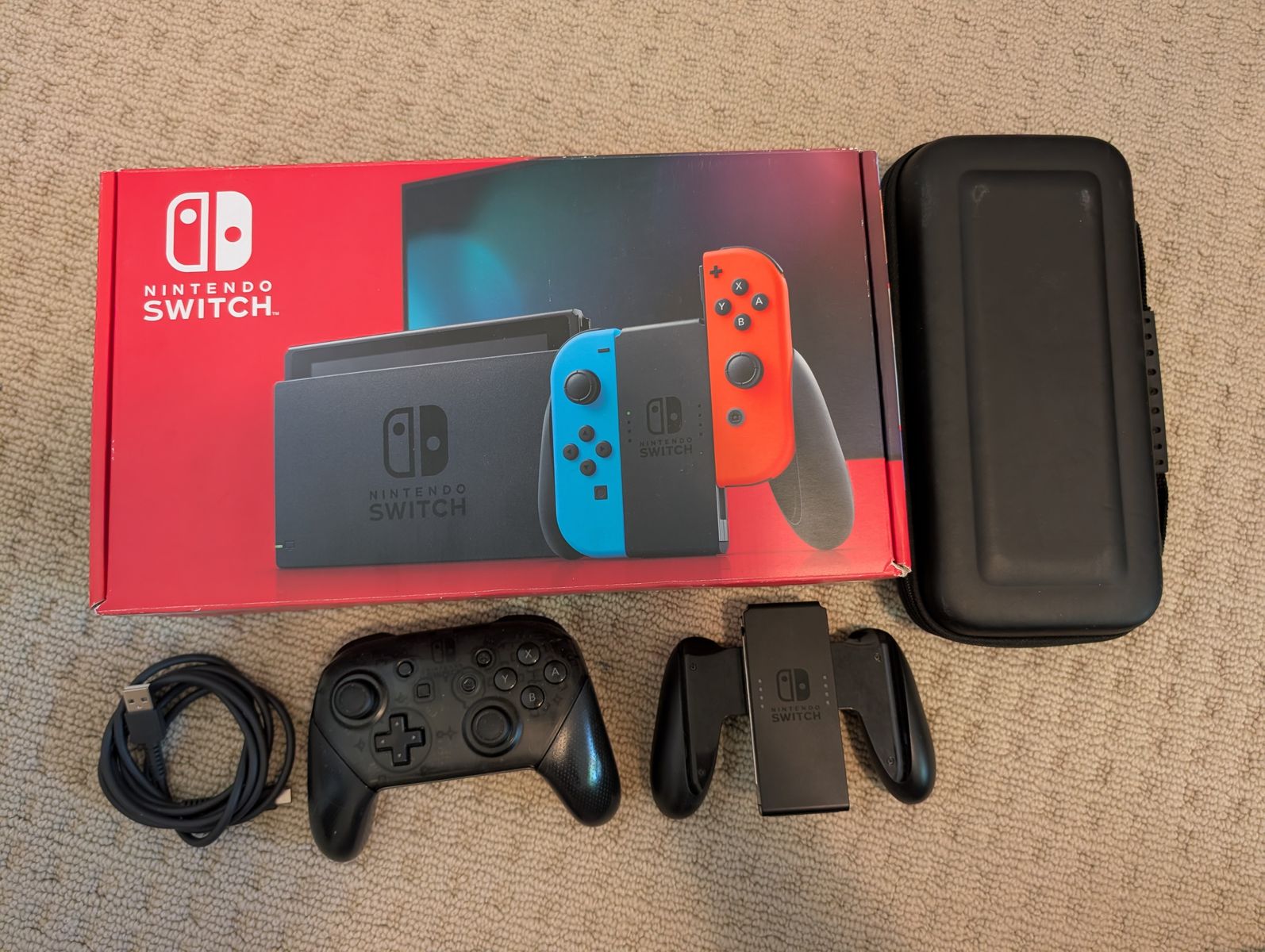 Nintendo Switch 1 Bundle - controller & games