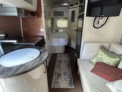2016 Airstream International Serenity 23D one owner Excellent Records