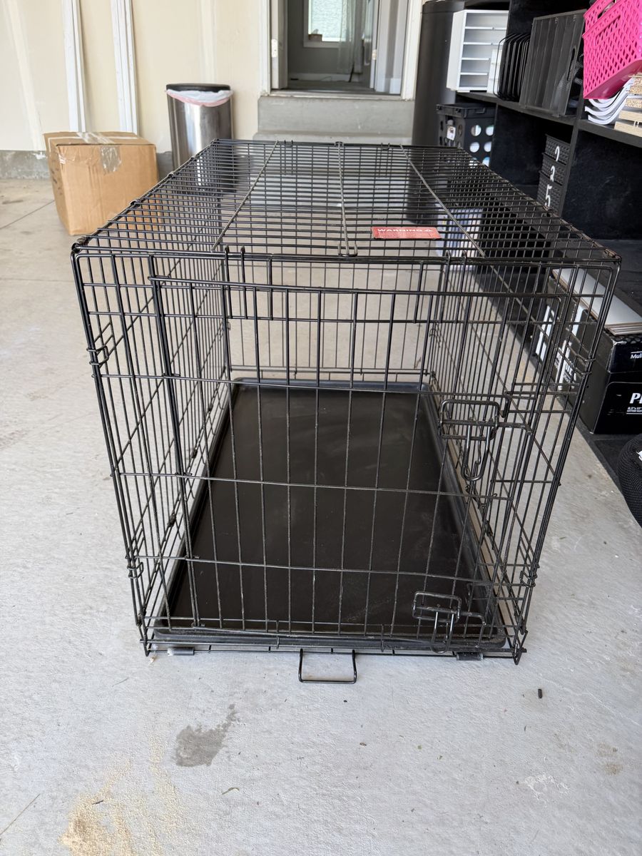 Large Black Wire Dog Crate Pet Kennel with Removable Tray - Excellent Condition