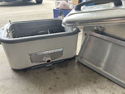 Vintage Westinghouse Roaster Oven with Broiler Grid and Lid - White/Silver, Time-Temp Knob.