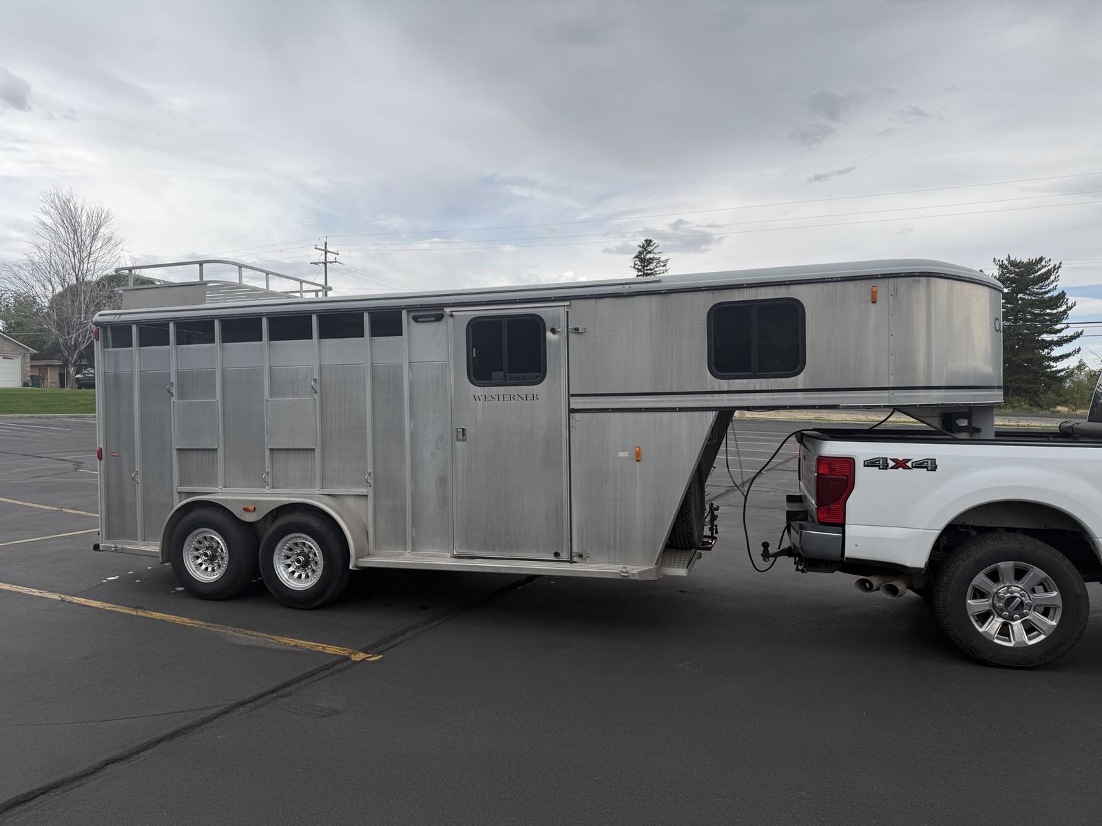 2003 Classic Westerner 3-Horse Aluminum Gooseneck Weekender