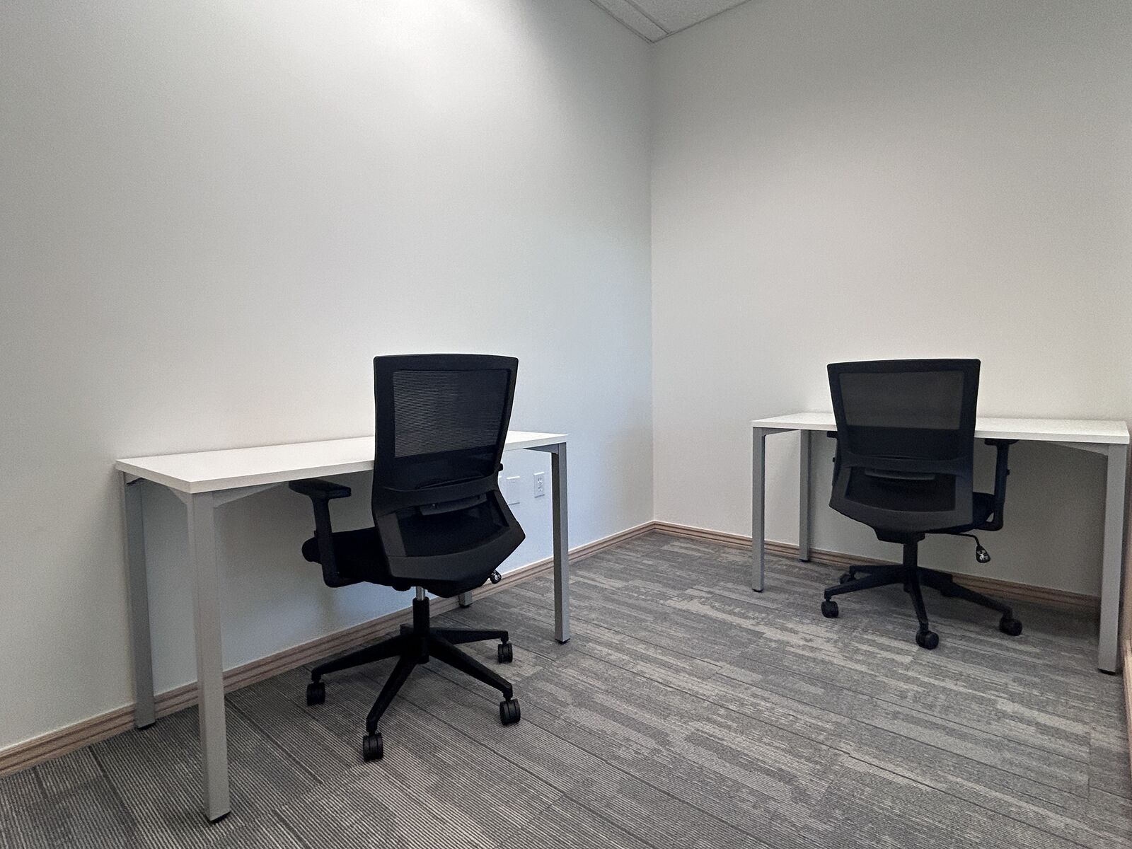 Your Office, Your Terms: Book by the Hour!