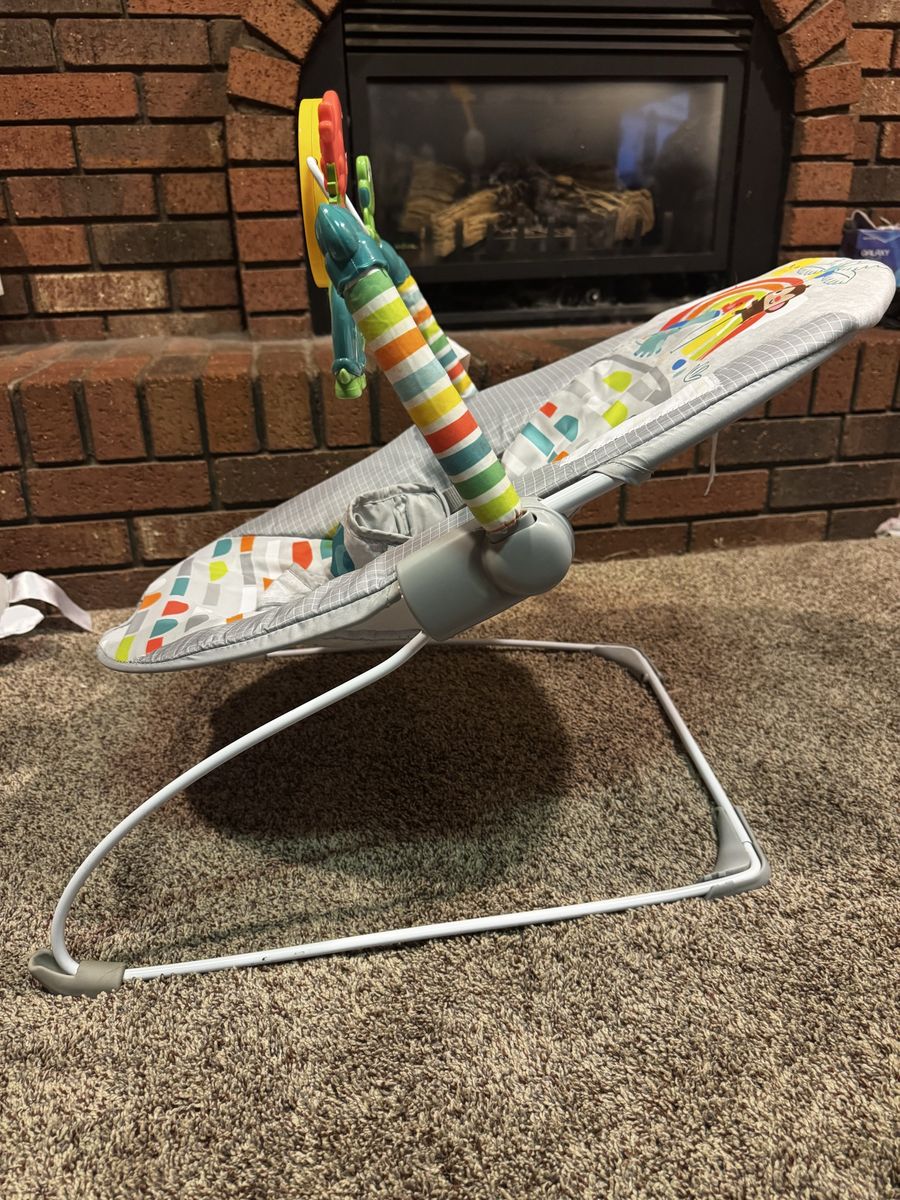 Bright Starts Playful Paradise Bouncer Infant Seat with Vibrations & Toys
