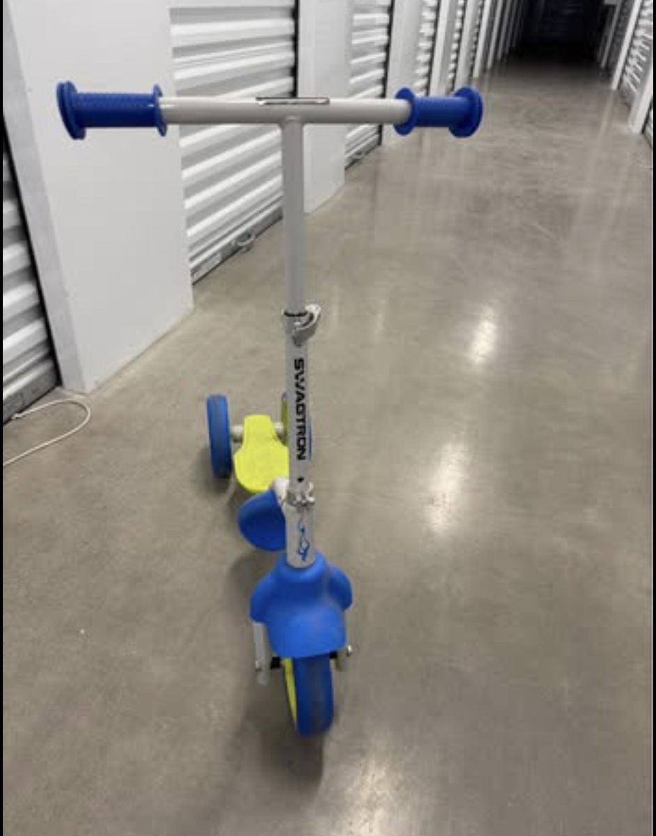 Kids Swagtron 3 Wheel Transforming Scooter & Balance Trike