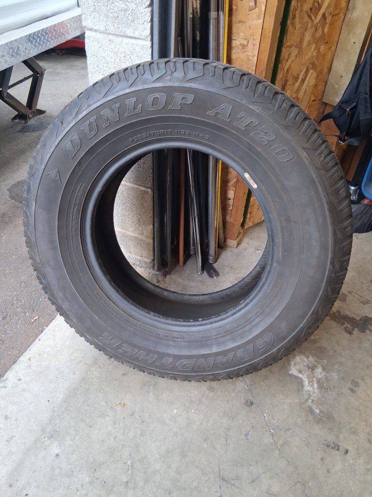 Dunlop Grandtrek AT20 P265/70R17 113S M+S All-Season Tire