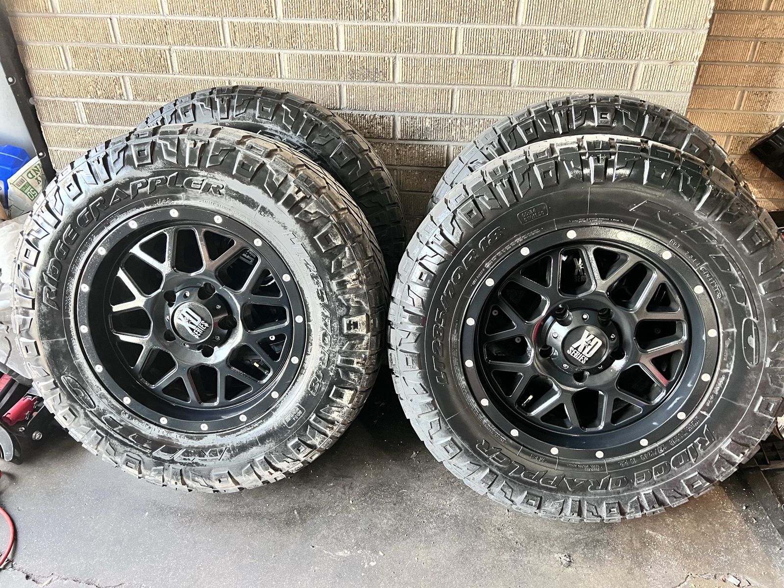 18x9 XD Grenade 5x150 Tundra Sequoia Landcruiser