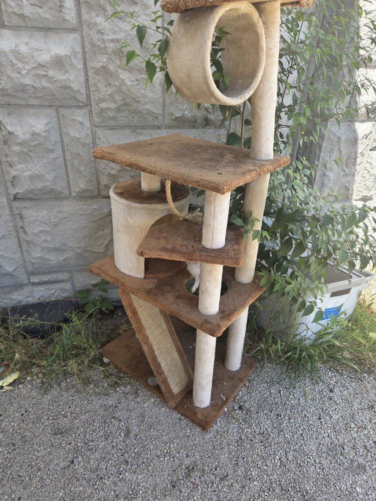 Cat tower
