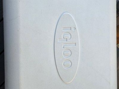 white igloo cooler extra large