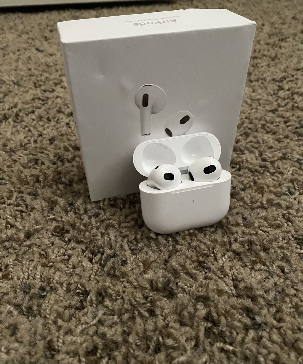 Apple AirPods 3rd Gen lighting charge - White Wireless Earbuds