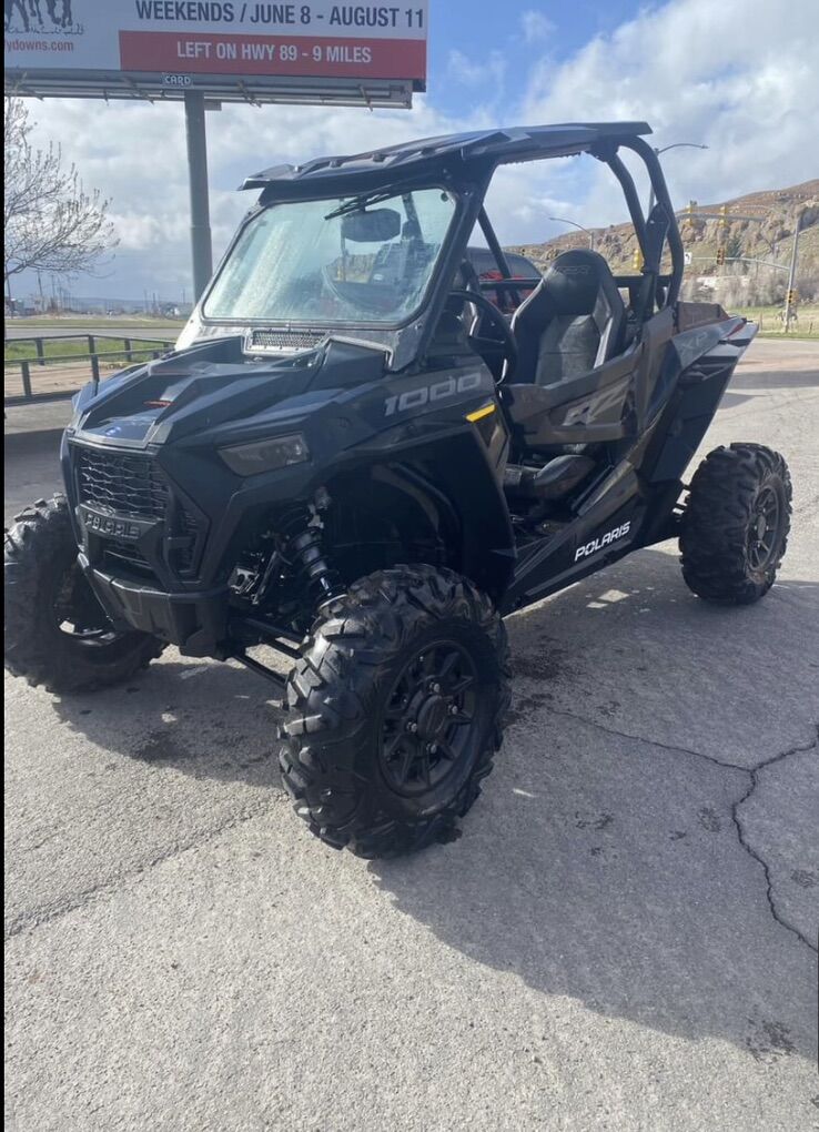 2023 Polairs Razor sport