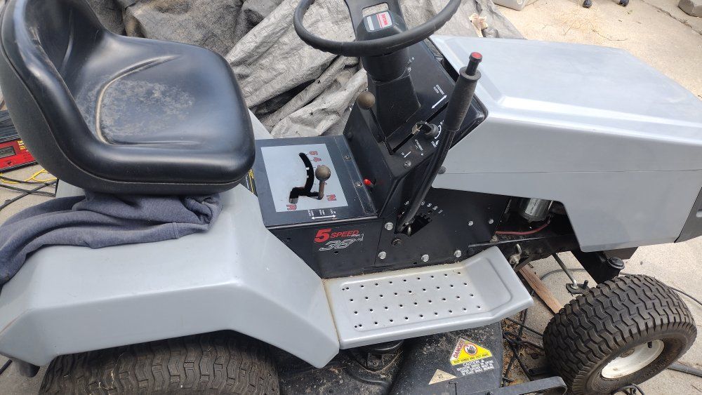 14 hp craftsman 
Excellent condition.  Start and drive been taken care of it. See pictures 
Asking $ 500