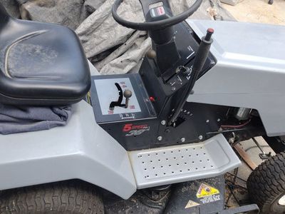 14 hp craftsman
Excellent condition. Start and drive been taken care of it. See pictures
Asking $ 500