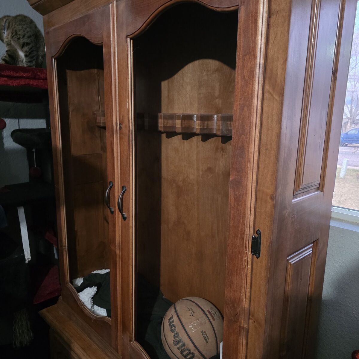Wood gun cabinet