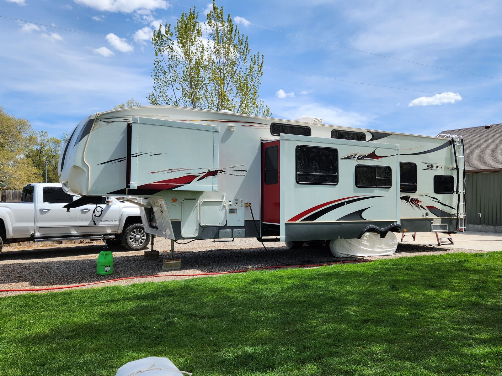 2008 Keystone Fuzion 40'