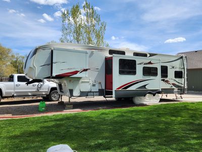 2008 Keystone Fuzion 40'