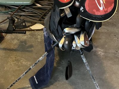 Golf clubs + bag
