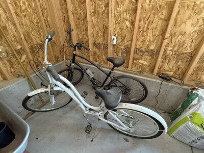 2 Electra Townie Bilkes