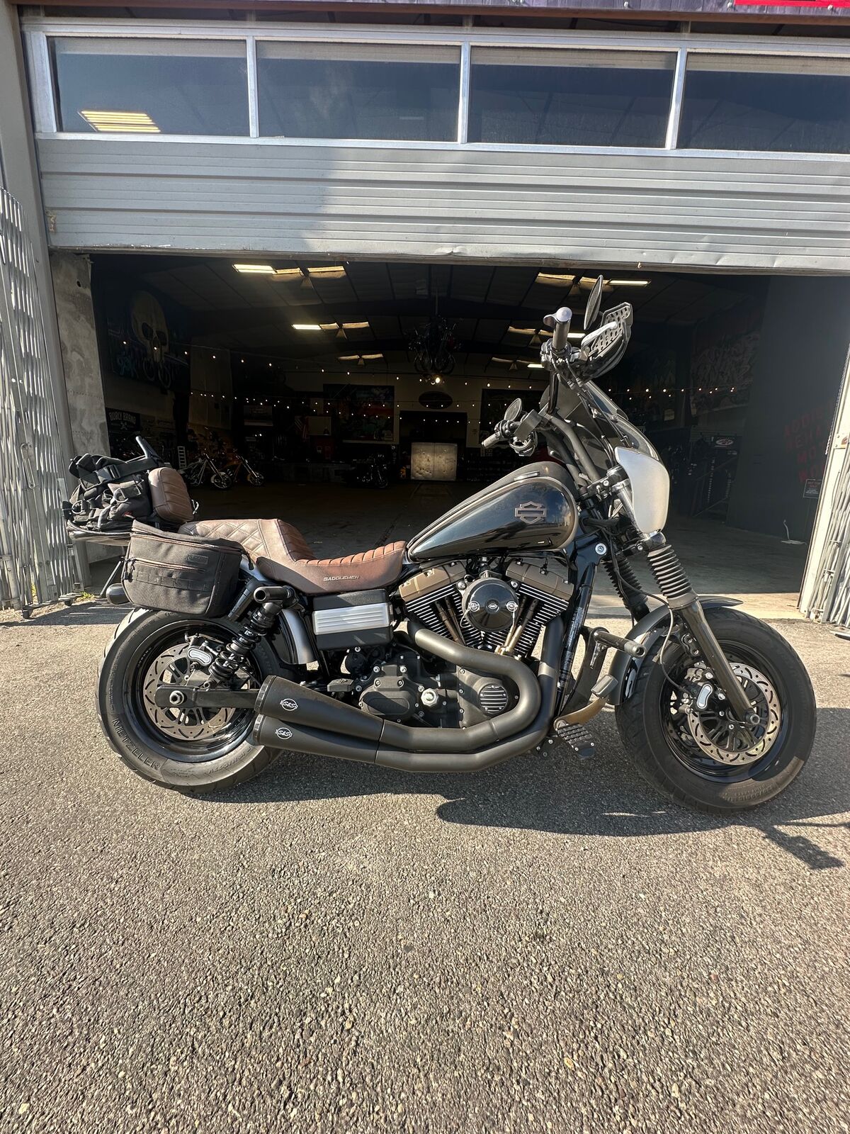 2011 HARLEY DAVIDSON FXDF