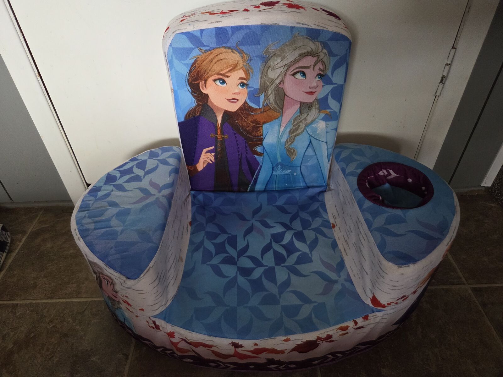 Marshmallow Furniture Flip-See-Do Child's Foam Furniture Toddler Chair for Kids Ages 18 Months and Up, Disney's Frozen 2