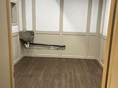 room for rent in beauty salon