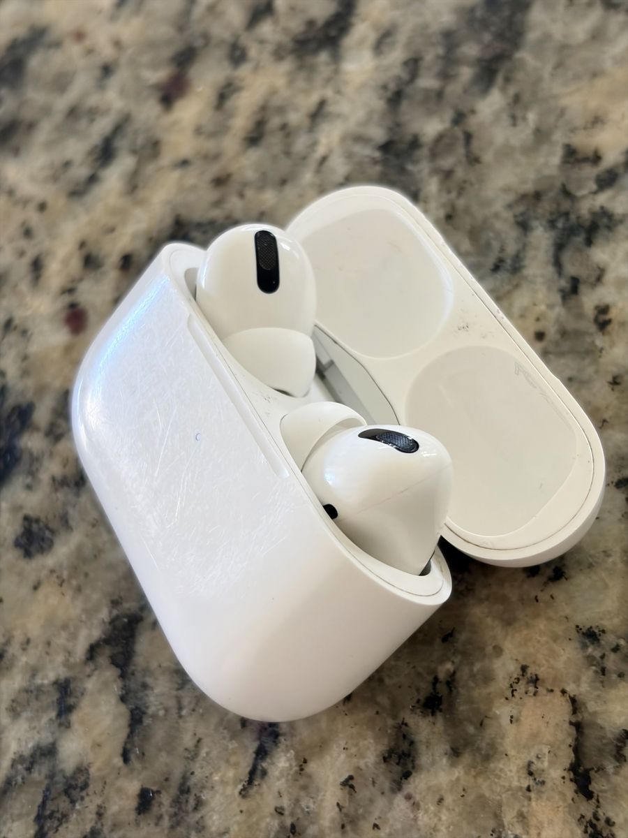 AirPods Pro 1st Gen- Authentic - Can Meet at Apple