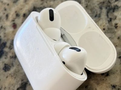 AirPods Pro 1st Gen- Authentic - Can Meet at Apple
