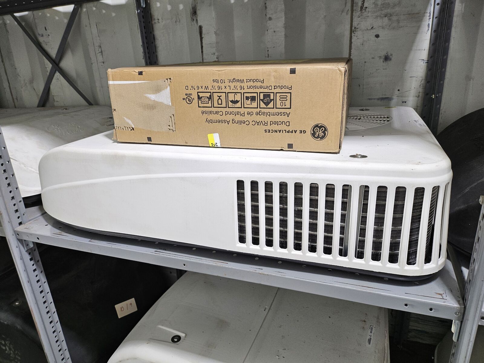 RV/Trailer Air Conditioner Units