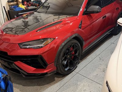 Daily Rental Lamborghini Urus Performante