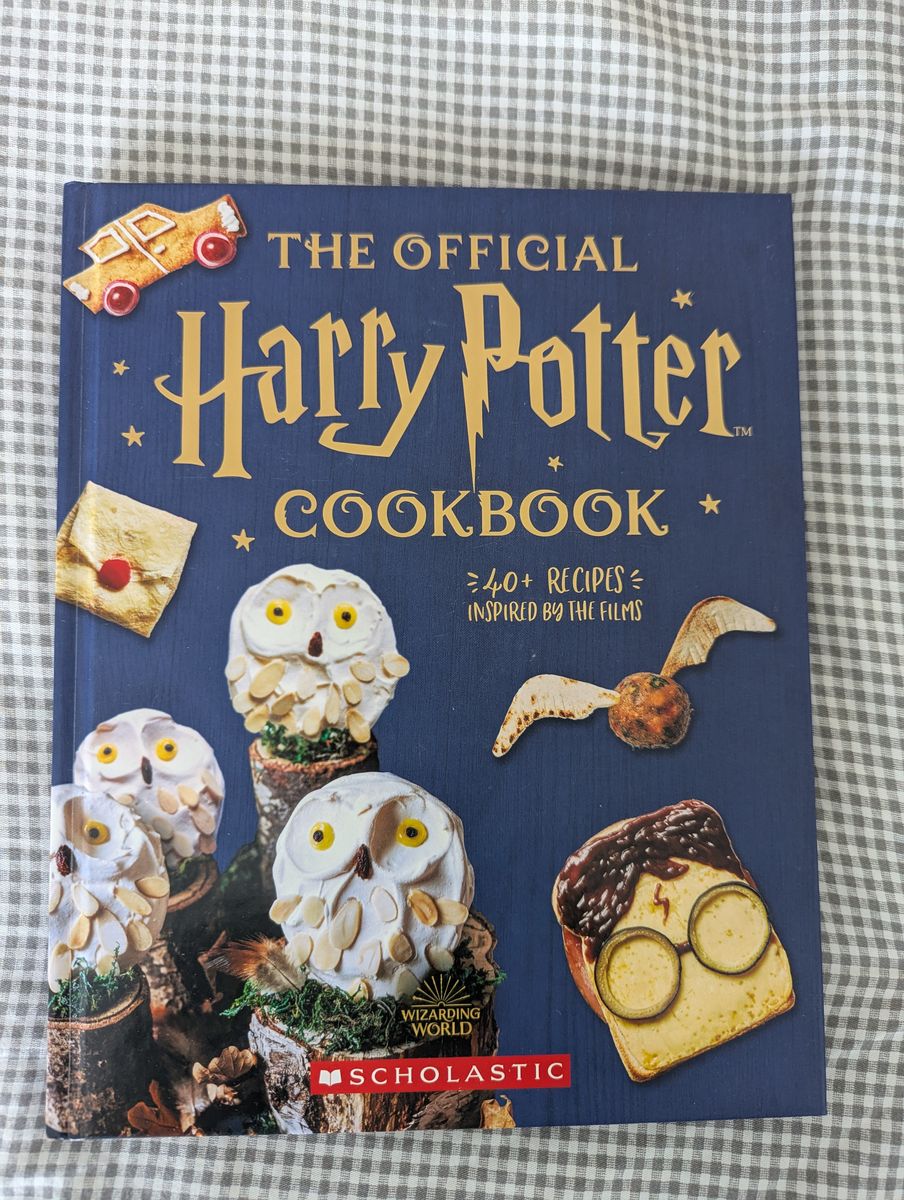 The Official Harry Potter Cookbook (40+ Recipes Inspired by the Films)