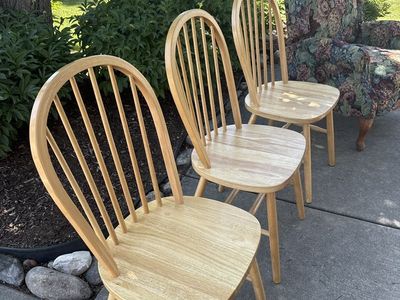 3 Kitchen Chairs, Like New